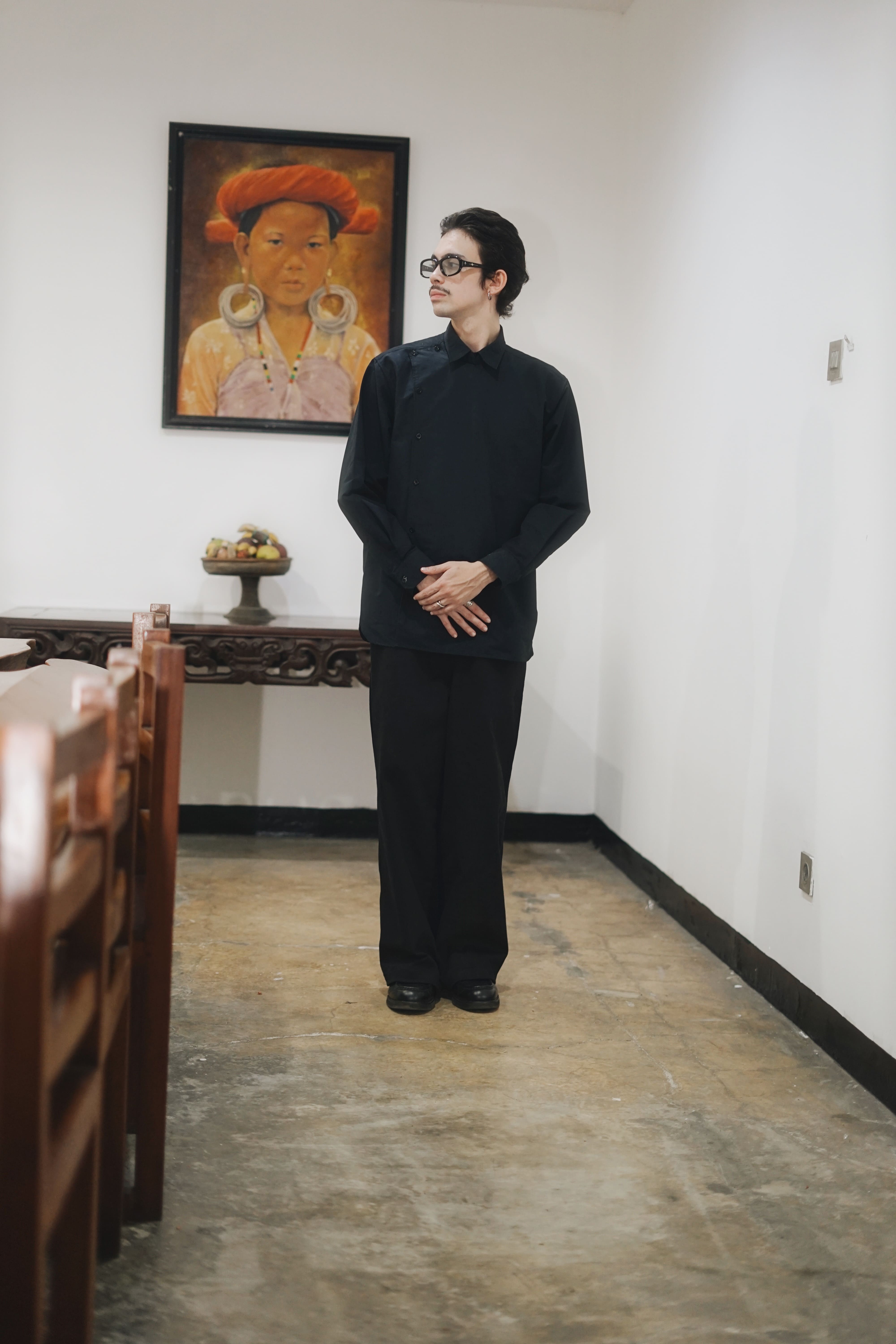 Black Tactus Shirt - Model